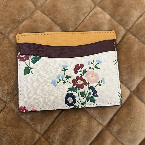 Kate Spade New York Morgan Cluster Floral Embossed Card Case - Picture 2 of 6